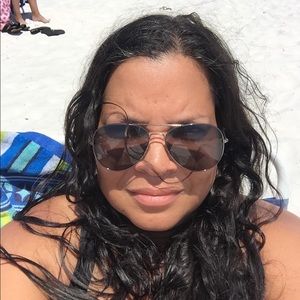 Meet your Posher, Gladys